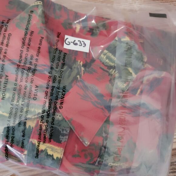 Bushwacker USA Button Up Shirt Womens Size M Dog Hunting All Over Print Red - Picture 8 of 8